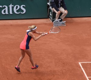 Timea Bacsinszky (*89 / SUI) - Two-handed backhand in the match - 1 of 2 - 2017 French Open - Paris