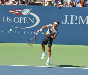 Roger Federer (*81 / SUI) - 1st service in the practice - 1 of 1 - deuce side - start - 2009 US.Open - NYC
