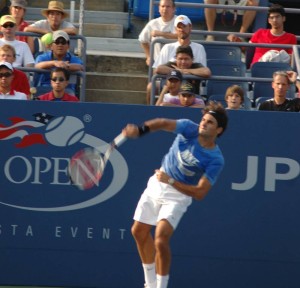 Roger Federer (*81 / SUI) - 1st service in the practice - follow through 1 = targeted pronation - 2007 US.Open - NYC