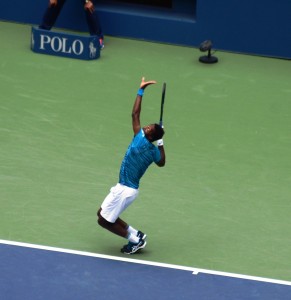 Gael Monfils (*86 / FRA) - 1st service 3.0 in the match - 1 of 7 - toss - 2016 US.Open - New York / USA