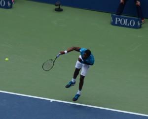Gael Monfils (*86 / FRA) - 1st service 3.0 in the match - 1 of 7 - toss - 2016 US.Open - New York / USA